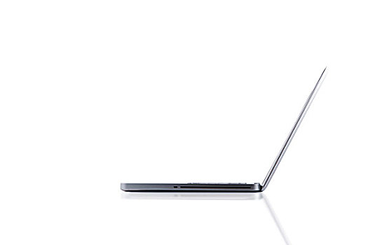 机箱是如何防EMI辐射的？